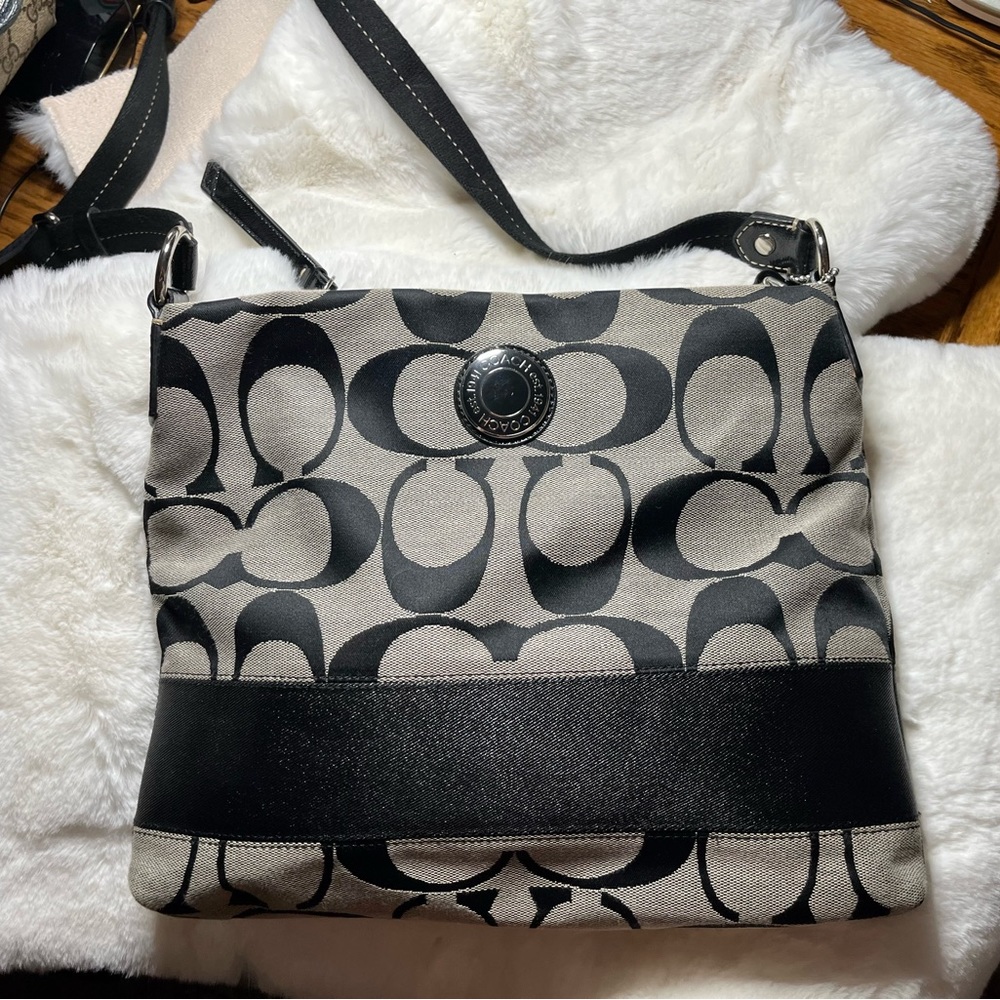 ESTATE SALE COACH CROSSBODY BAG!